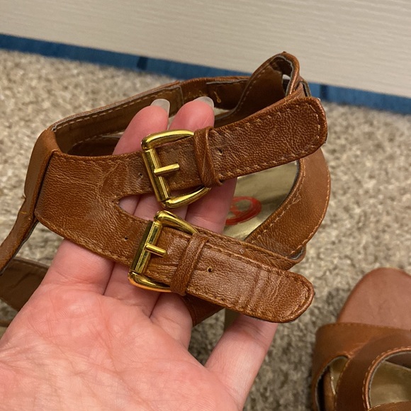 Size 7.5 heels - Picture 6 of 8